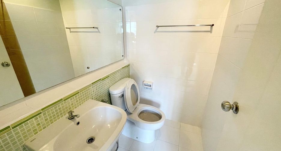 For rent 2 bedrooms townhouse in Bang Phli, Samut Prakan