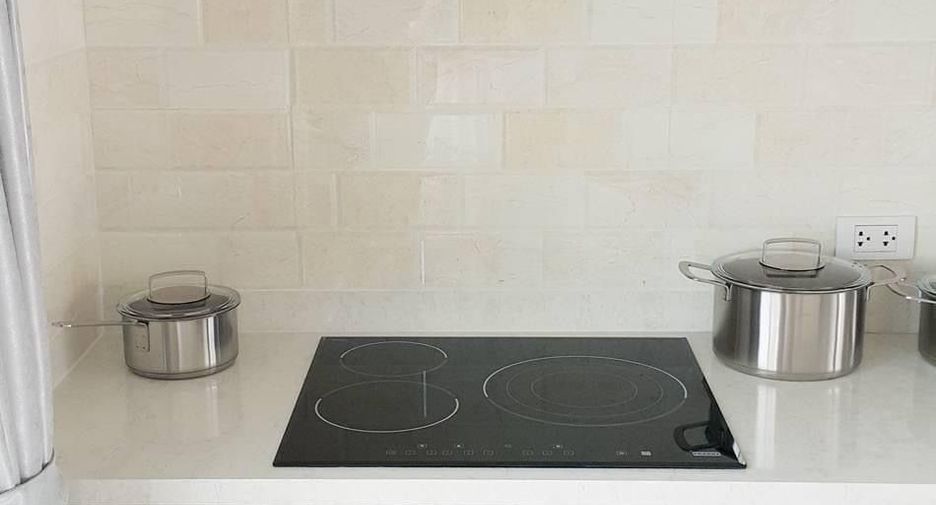 For rent 2 bedrooms townhouse in Bang Phli, Samut Prakan