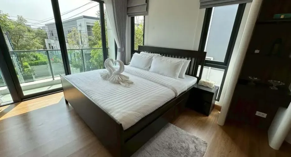 À louer 4 chambres maison à Bang Phli, Samut Prakan