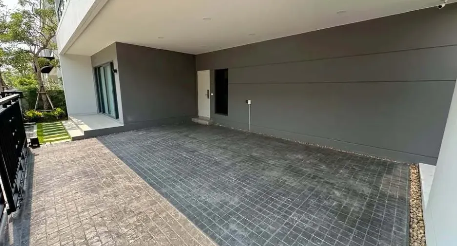 À louer 4 chambres maison à Bang Phli, Samut Prakan