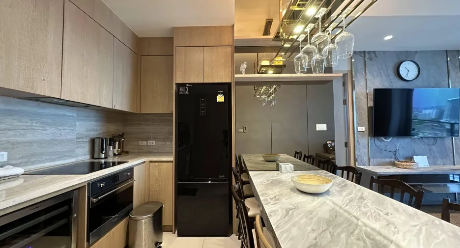 For rent 2 bedrooms condo in Sathon, Bangkok