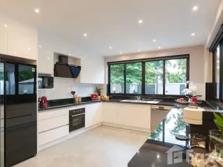 À vendre et à louer 4 chambres villa à Mueang Chiang Mai, Chiang Mai
