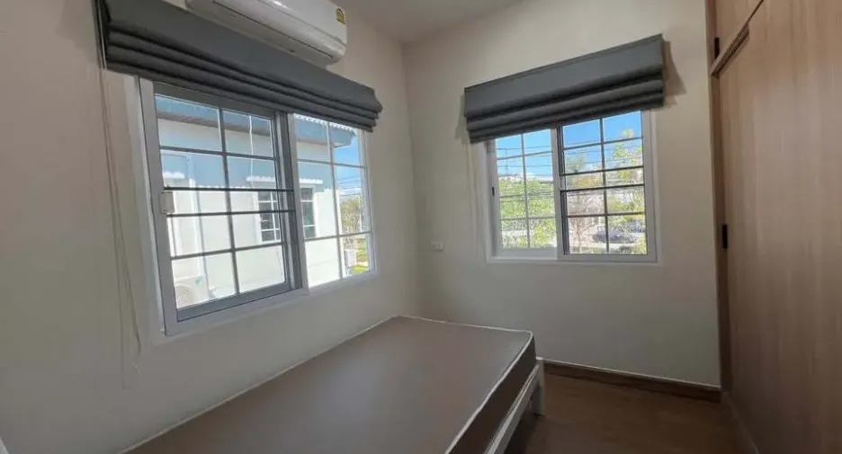 For rent 3 bedrooms townhouse in Mueang Chiang Mai, Chiang Mai