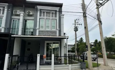 For rent 3 bedrooms townhouse in Mueang Chiang Mai, Chiang Mai