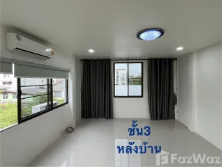 For rent 4 bedrooms townhouse in Bang Na, Bangkok