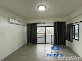 Reihenhaus zur Miete mit 4 Zimmer in Bang Na, Bangkok
