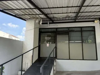 For rent 4 bedrooms townhouse in Bang Na, Bangkok