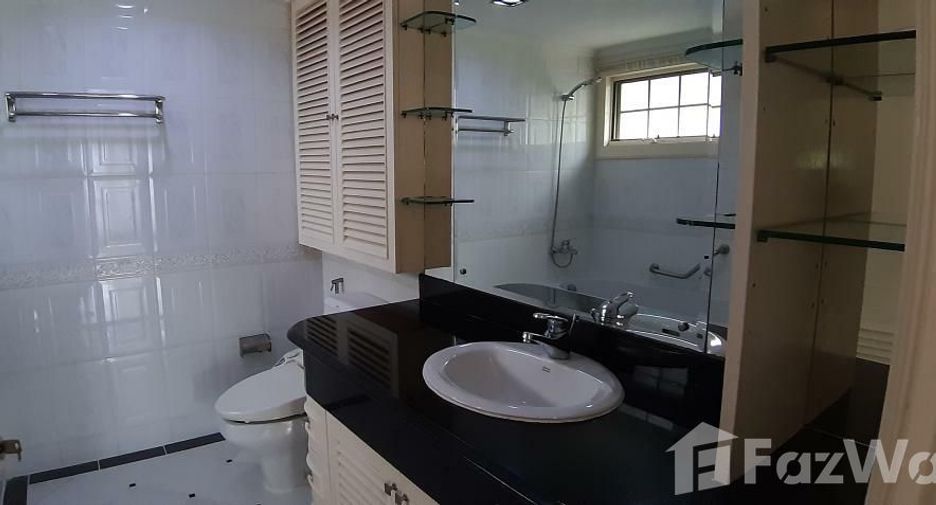 For rent 3 ベッドルーム condo in Khlong Toei, Bangkok