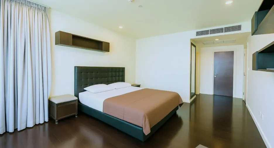 For rent 3 bedrooms condo in Bang Kho Laem, Bangkok