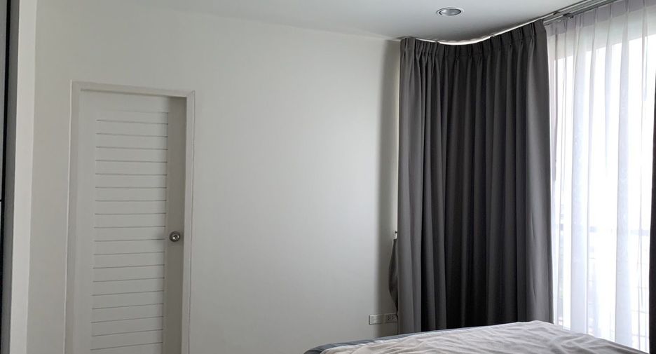 For rent 2 bedrooms condo in Sathon, Bangkok