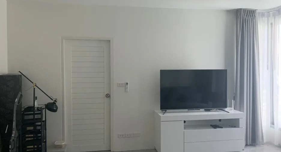 For rent 2 bedrooms condo in Sathon, Bangkok