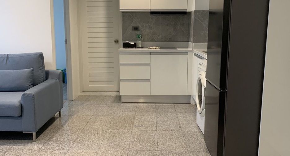 For rent 2 bedrooms condo in Sathon, Bangkok