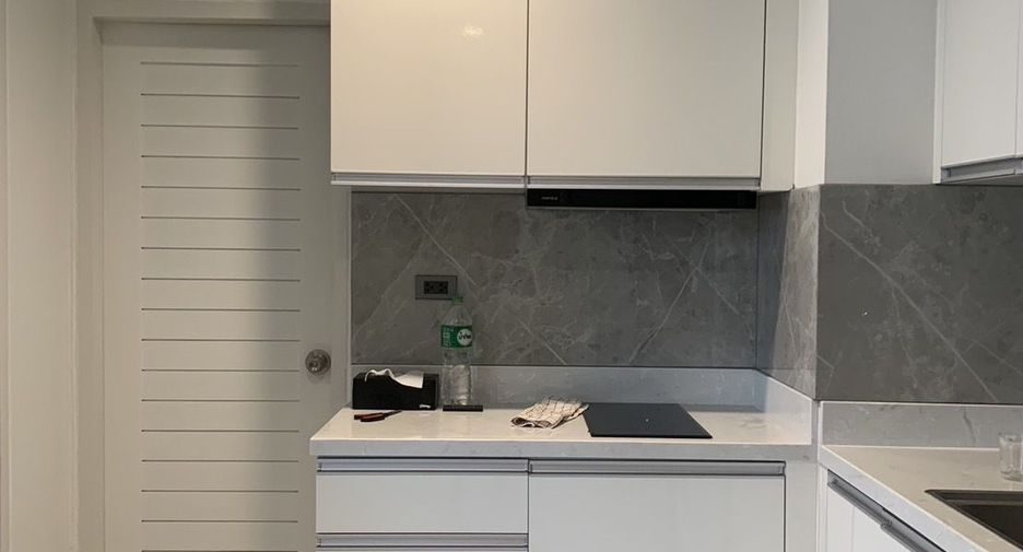 For rent 2 bedrooms condo in Sathon, Bangkok