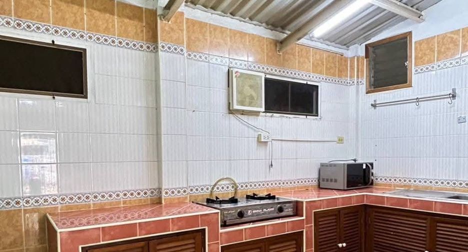 For rent 3 ベッドルーム townhouse in Suan Luang, Bangkok