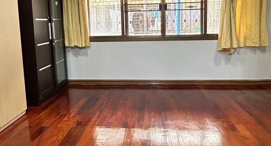For rent 3 ベッドルーム townhouse in Suan Luang, Bangkok