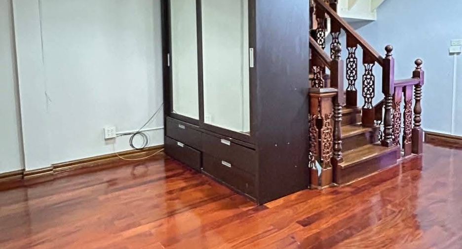 For rent 3 ベッドルーム townhouse in Suan Luang, Bangkok