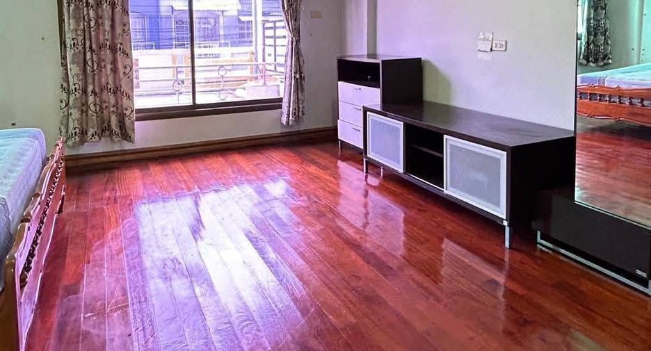 For rent 3 ベッドルーム townhouse in Suan Luang, Bangkok