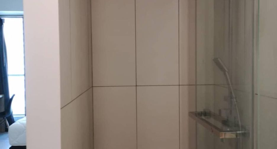 For rent studio condo in Khlong Toei, Bangkok