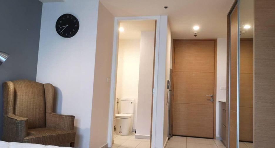 For rent studio condo in Khlong Toei, Bangkok