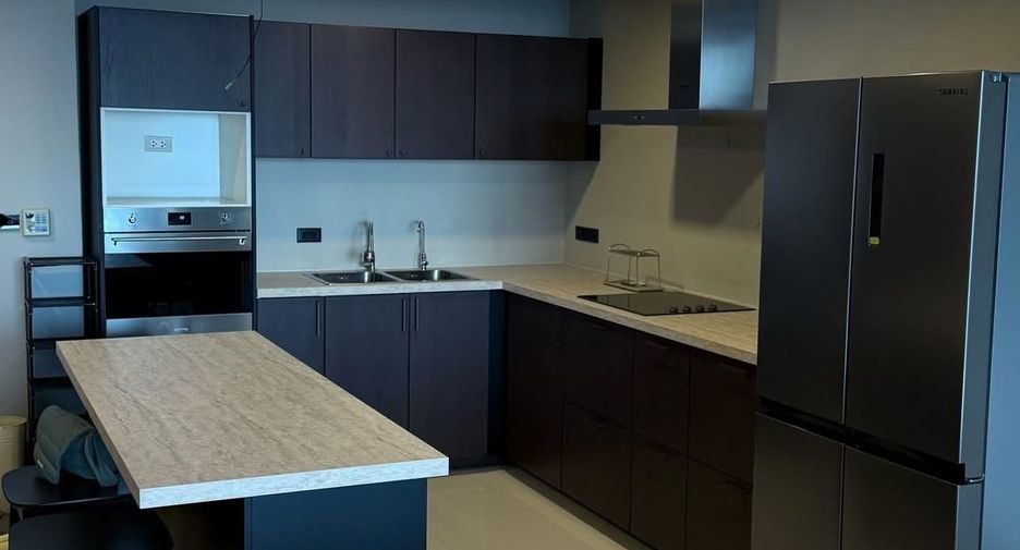 For rent 2 bedrooms condo in Sathon, Bangkok