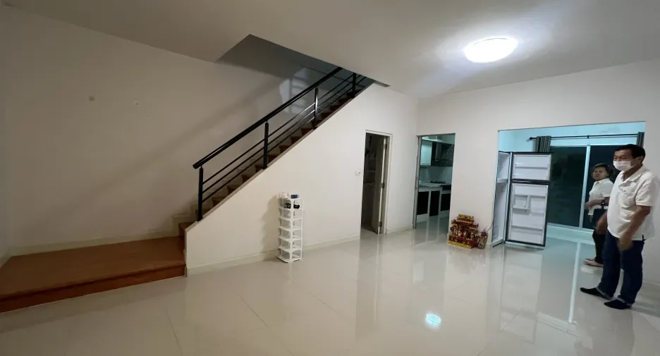Casa en alquiler de 3 habitaciones en Bang Khun Thian, Bangkok