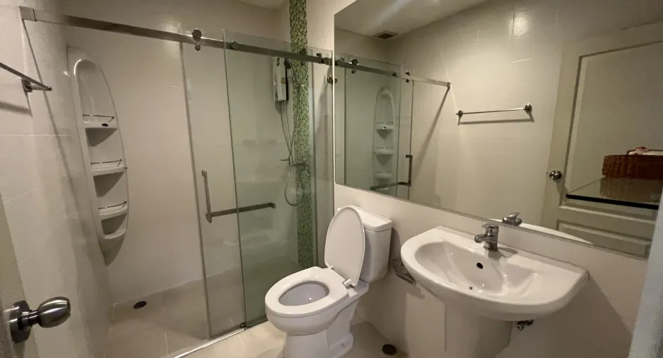 Casa en alquiler de 3 habitaciones en Bang Khun Thian, Bangkok
