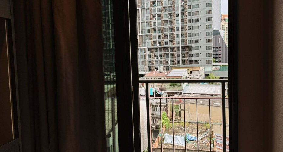 For rent 2 bedrooms condo in Phaya Thai, Bangkok