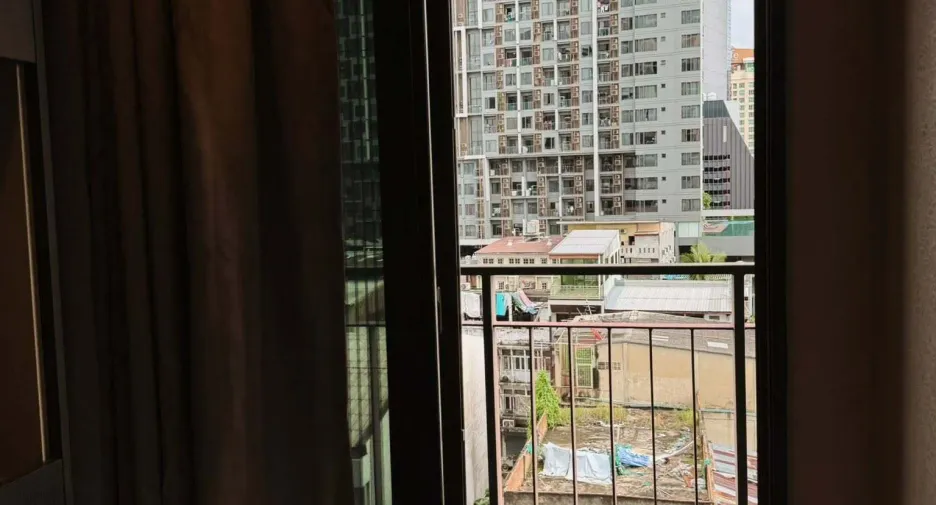 For rent 2 bedrooms condo in Phaya Thai, Bangkok