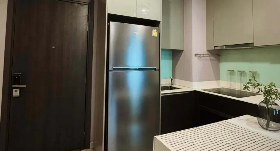 For rent 2 bedrooms condo in Phaya Thai, Bangkok