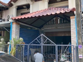 For rent 2 bedrooms townhouse in Bang Na, Bangkok