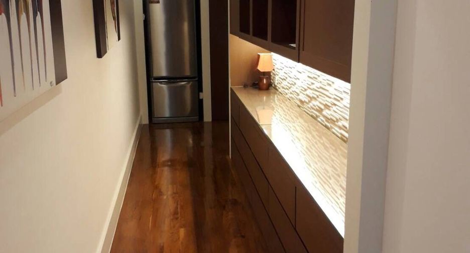 For rent 3 bedrooms condo in Khlong Toei, Bangkok