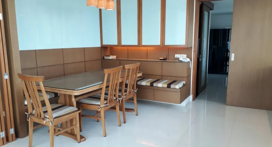 For rent 3 bedrooms condo in Khlong Toei, Bangkok