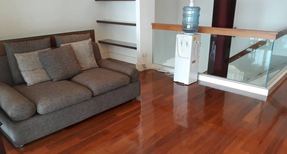 For rent 3 bedrooms condo in Khlong Toei, Bangkok