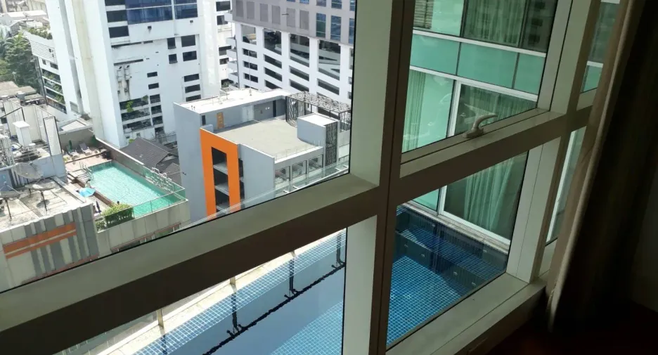 For rent 3 bedrooms condo in Khlong Toei, Bangkok
