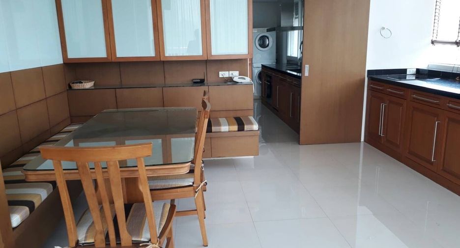 For rent 3 bedrooms condo in Khlong Toei, Bangkok