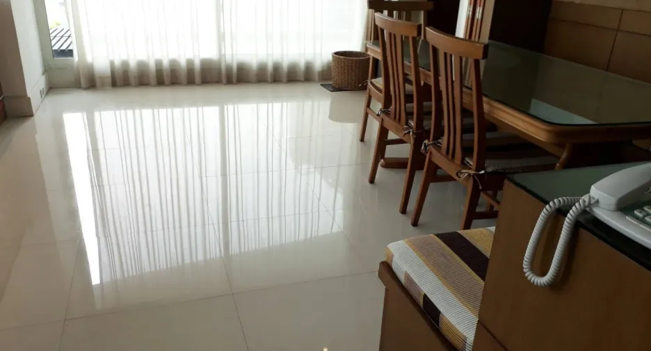 For rent 3 bedrooms condo in Khlong Toei, Bangkok
