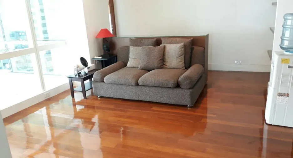 For rent 3 bedrooms condo in Khlong Toei, Bangkok