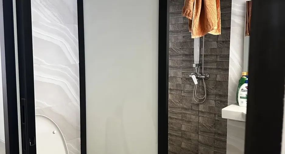 For rent 3 bedrooms retail Space in Pom Prap Sattru Phai, Bangkok