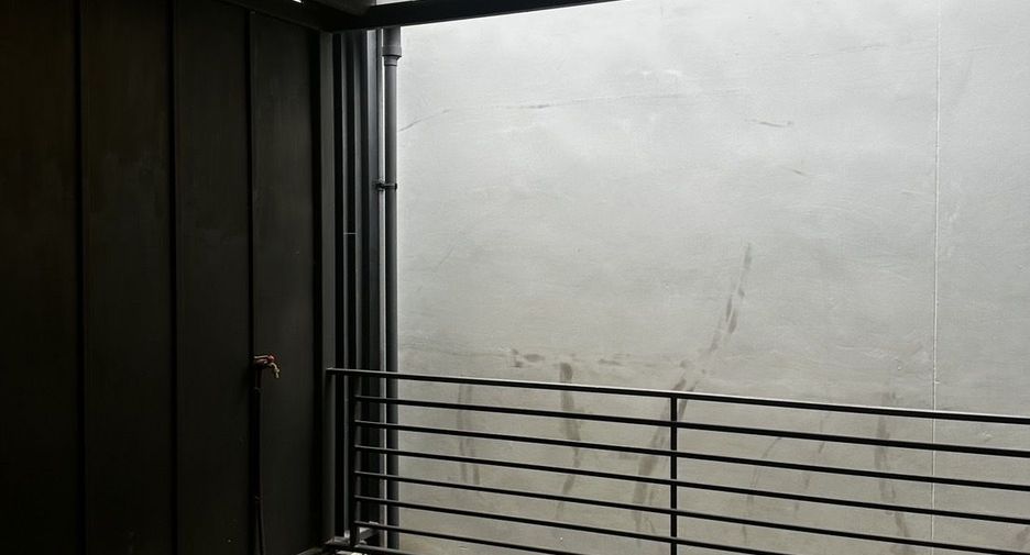For rent 3 bedrooms retail Space in Pom Prap Sattru Phai, Bangkok