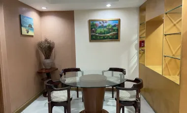 For rent 3 bedrooms condo in Yan Nawa, Bangkok