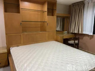 Wohnung zur Miete mit 3 Zimmer in Yan Nawa, Bangkok