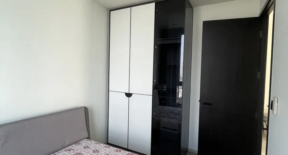For rent 2 bedrooms condo in Khlong San, Bangkok