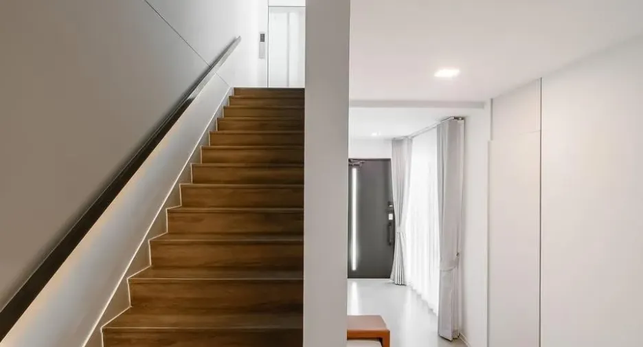Casa en alquiler de 4 habitaciones en Saphan Sung, Bangkok