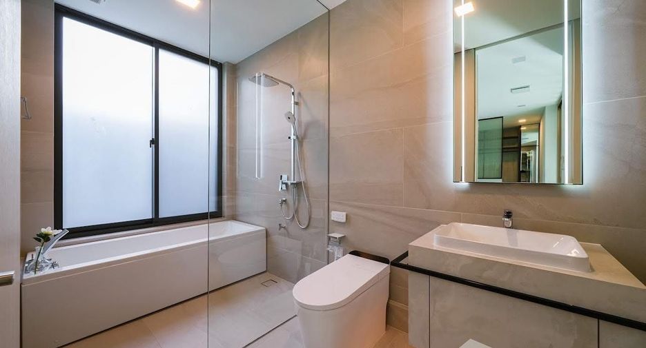 For rent 4 bedrooms house in Saphan Sung, Bangkok