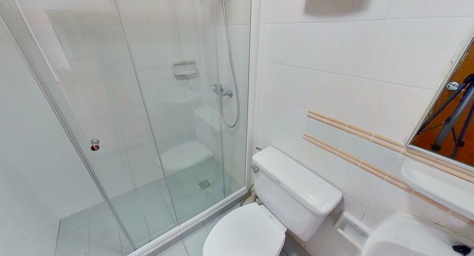For rent 2 bedrooms condo in Yan Nawa, Bangkok