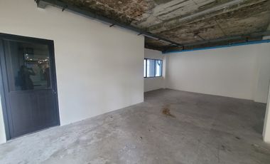 For rent retail Space in Watthana, Bangkok