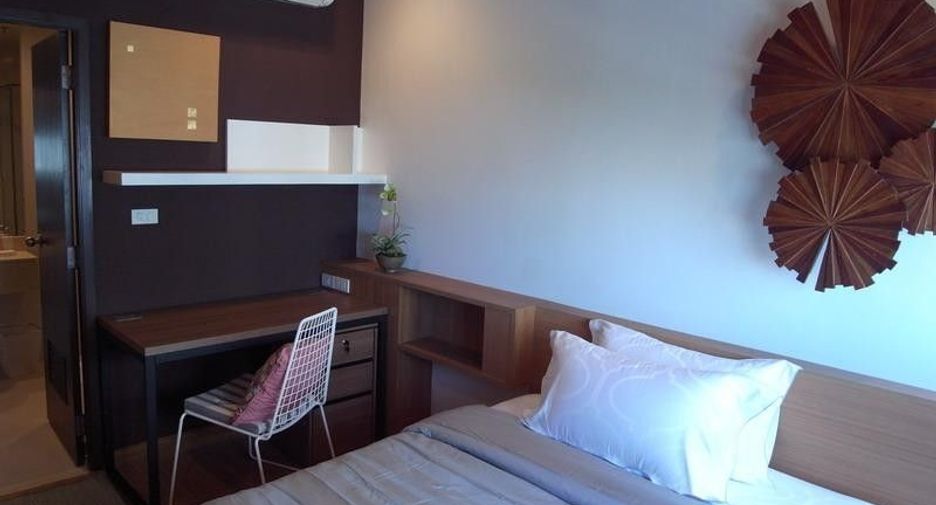 For rent 2 bedrooms condo in Pathum Wan, Bangkok