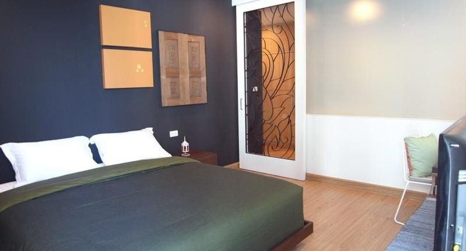 For rent 2 bedrooms condo in Pathum Wan, Bangkok