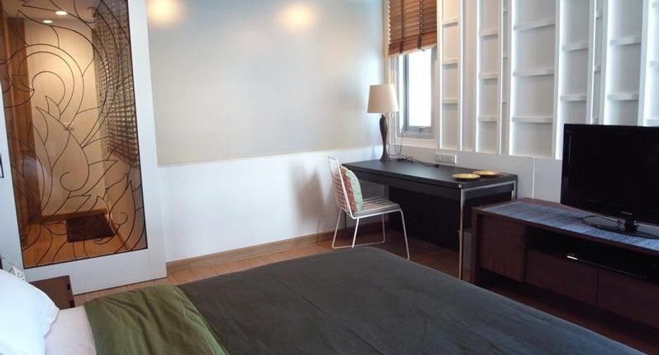 For rent 2 bedrooms condo in Pathum Wan, Bangkok