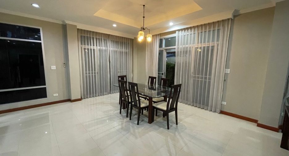 For rent 5 bedrooms house in Khlong Toei, Bangkok